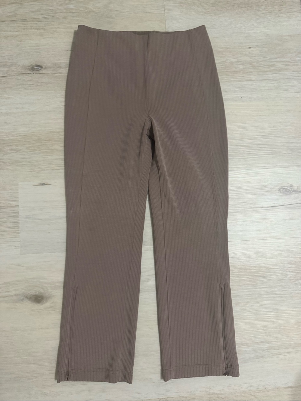 Lululemon Ribbed Softstreme Capris
